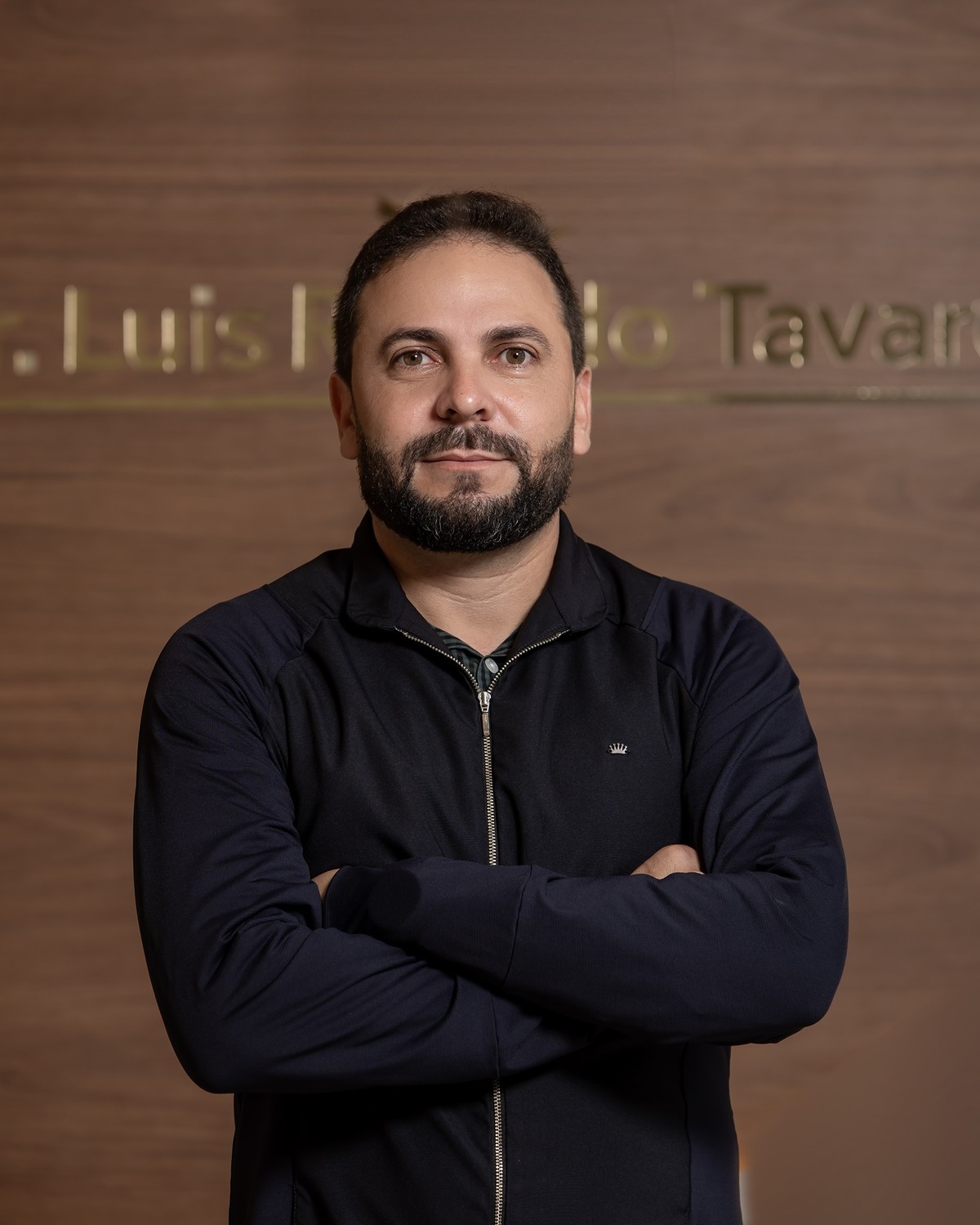 Dr. Luis Ricardo Tavares, cirurgião-dentista, no consultório em Campos Gerais